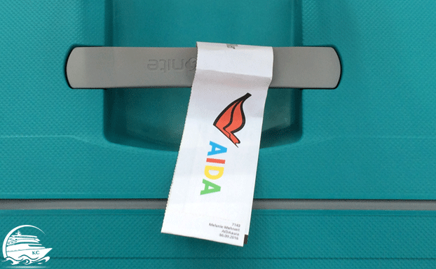 Vor dem Check-In die Kofferbandarole nicht vergessen!