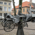 Bildnachweis 349 cr marion koch ausflugstipps zeebruegge bruegge walplain statue mit kutscher 622px