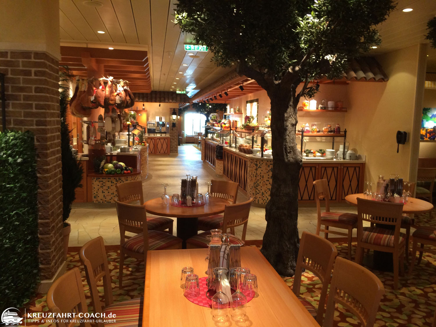 Warum AIDA Cruises? 8 Blick ins Bella Donna Buffet-Restaurant auf AIDAprima