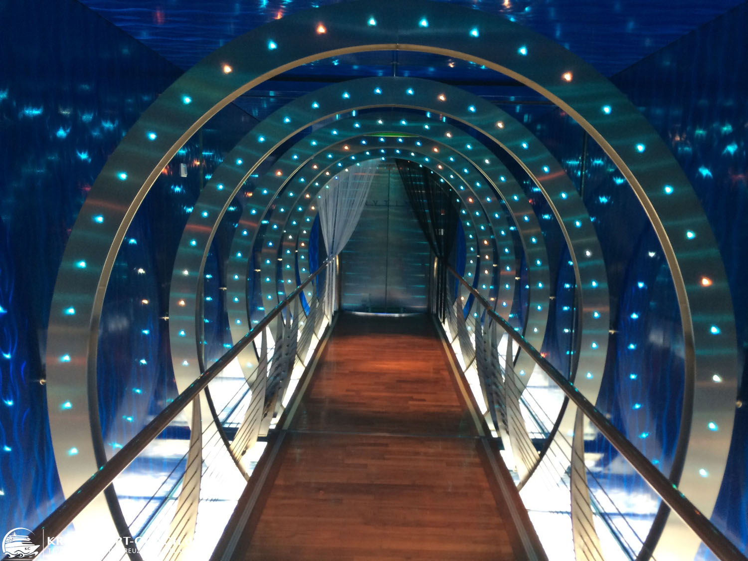 Warum AIDA Cruises? 11 Blick in den Timetunnel