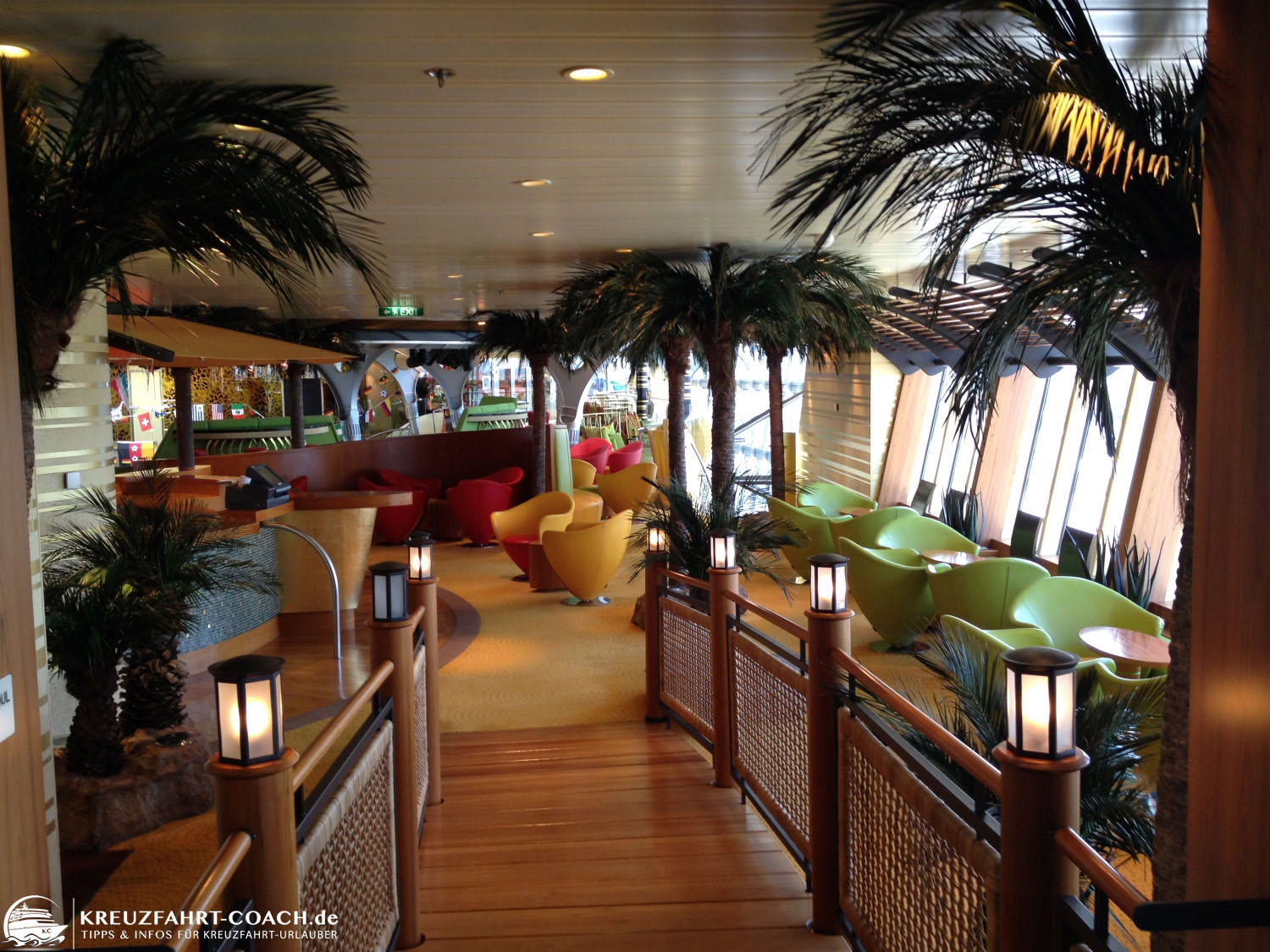 Warum AIDA Cruises? 17 Palmen im Schiff