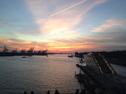 Hotels in Hamburg 9 Abendstimmung am Hamburger Hafen